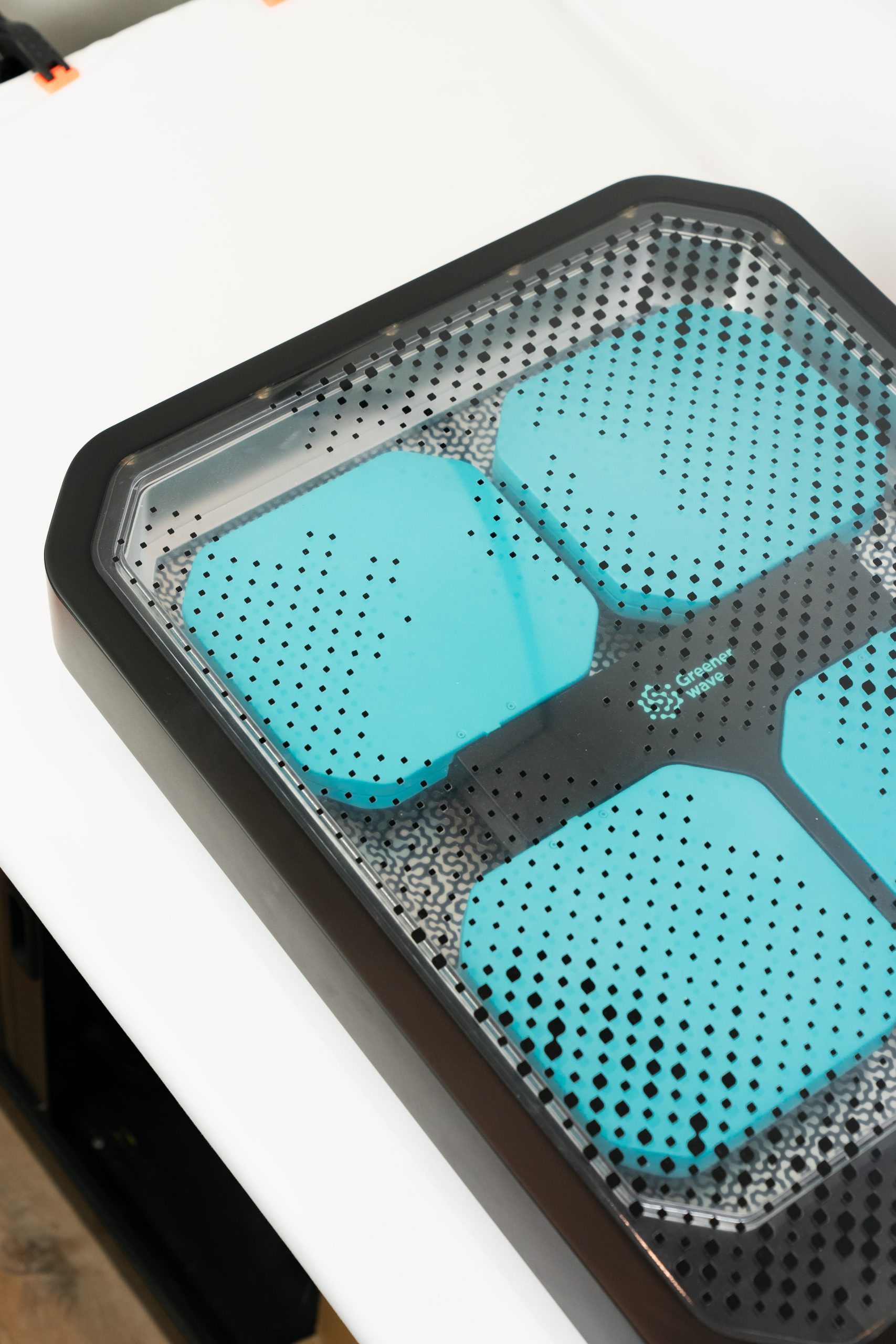 Antenne Design By Felix et Associes
